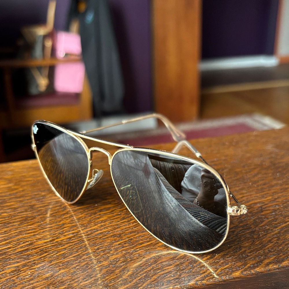 Ray-Ban Gold and Black Aviator Sunglasses, Classic! Authentic!